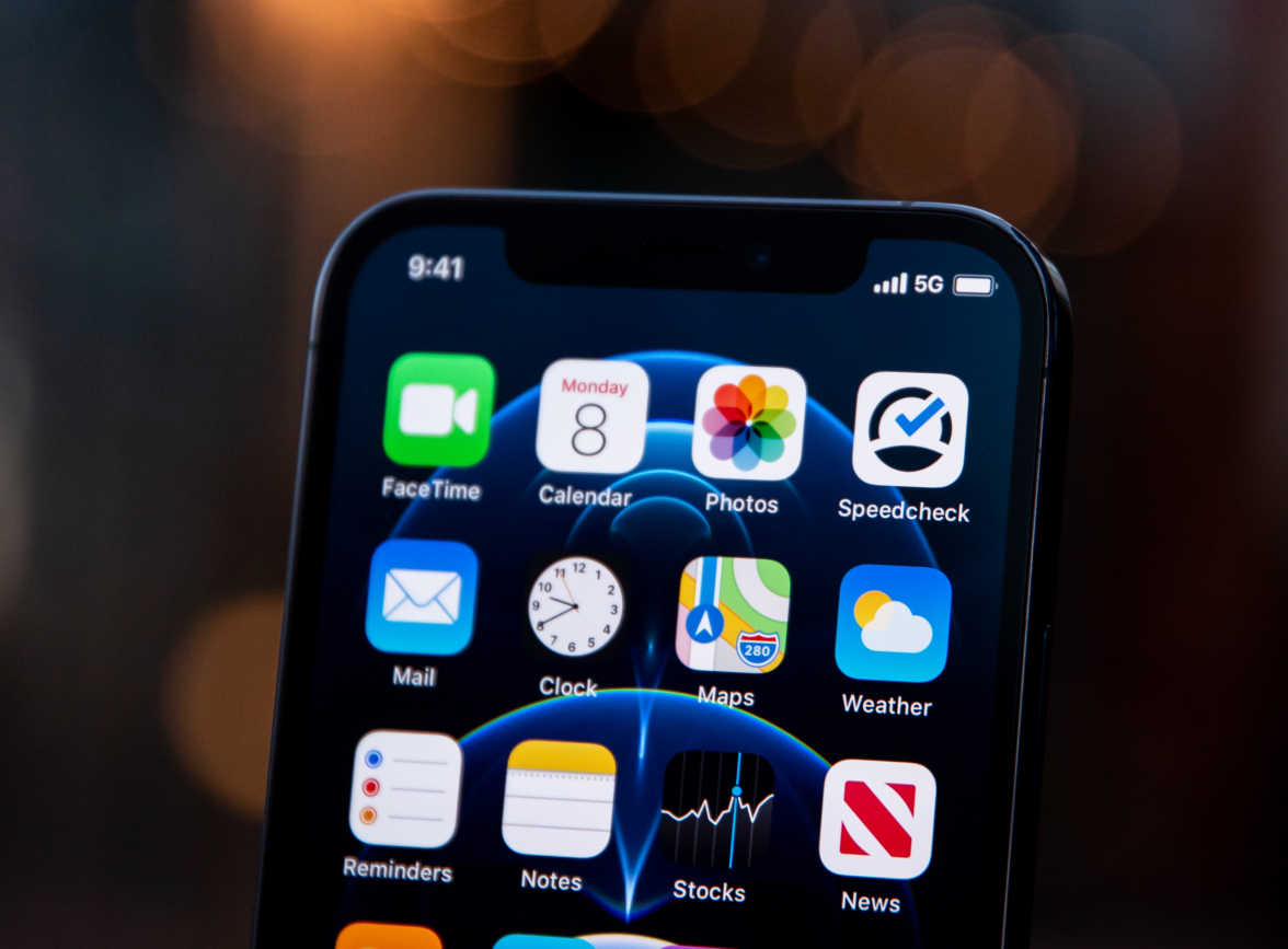 荔波苹果手机维修分享为什么 iPhone 12 在冬季会自动关机 