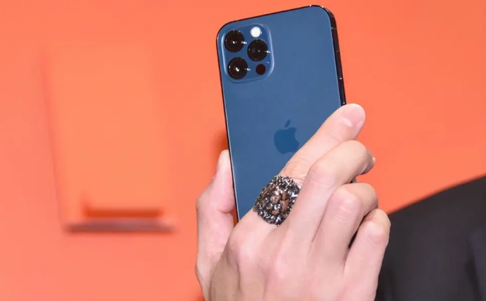 荔波苹果手机维修分享iPhone12系列重启方法教程 